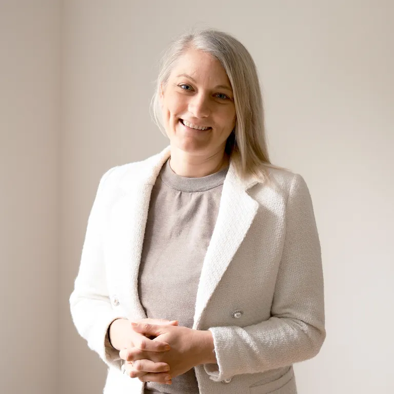 ellexx unabhängige Finanzplanerin Clara Creitz